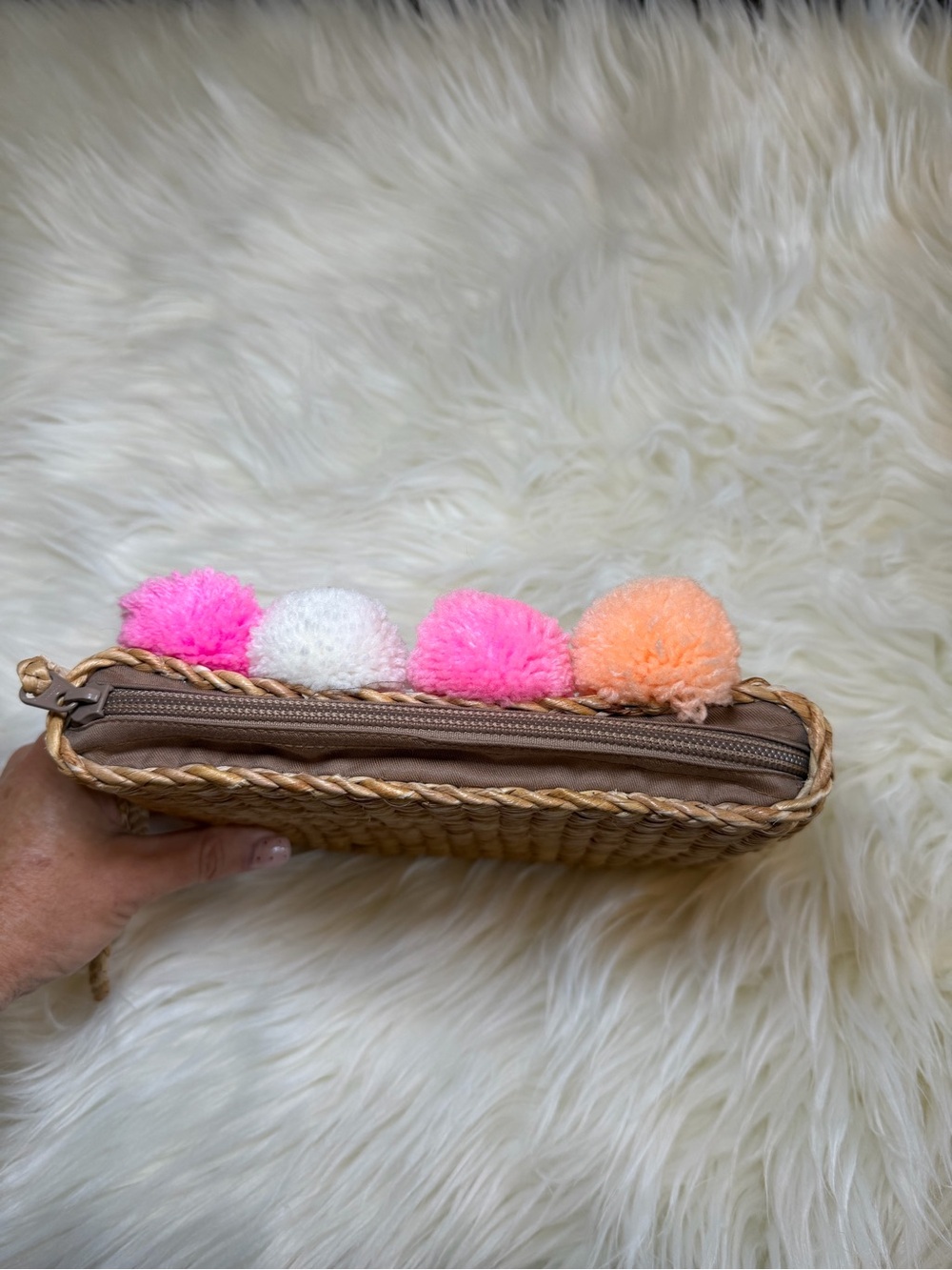 The Seagrass Eva Clutch - Sea & Grass Woven Wristlet - Picture 3 of 5